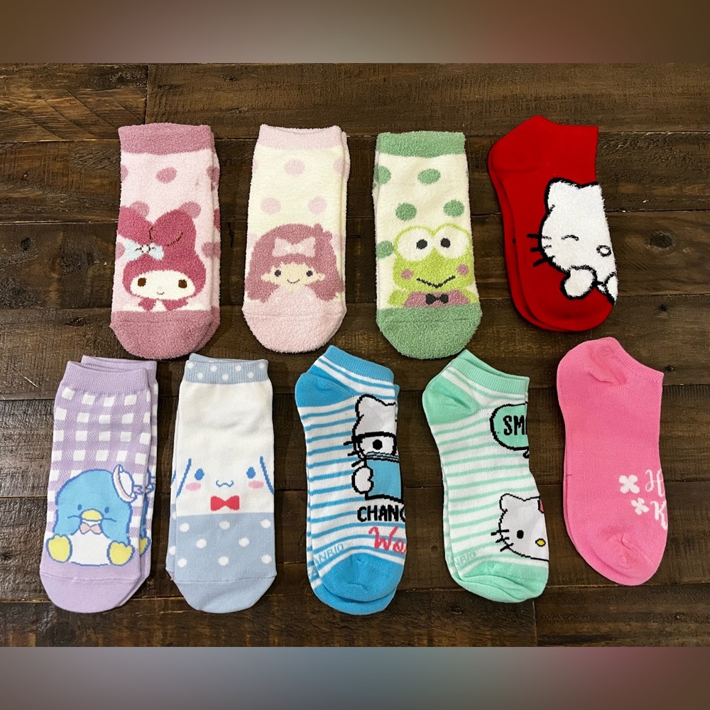 NWOT Sanrio socks